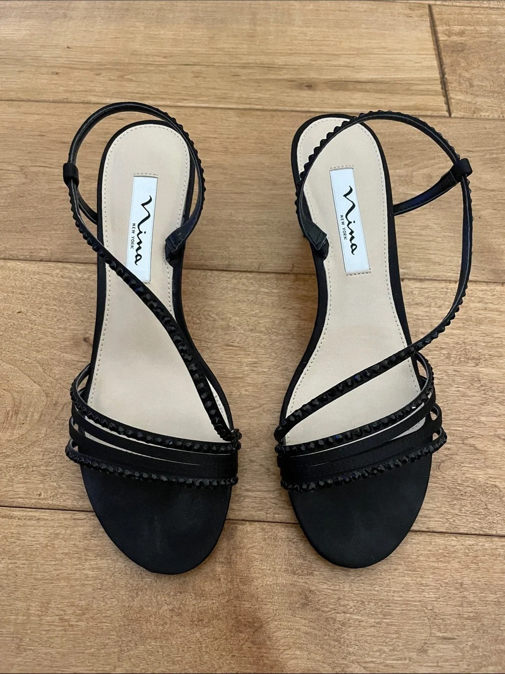 Nina elegant black